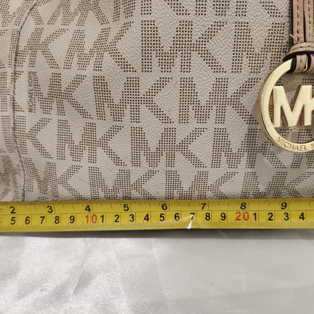 Large Michael Kors tote and matching wallet - Picture 16 of 16